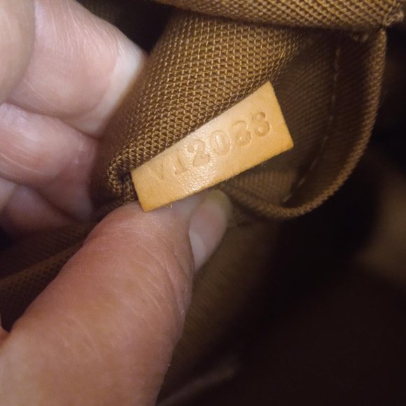 Louis Vuitton Monogram Tivoli PM - Picture 13 of 14